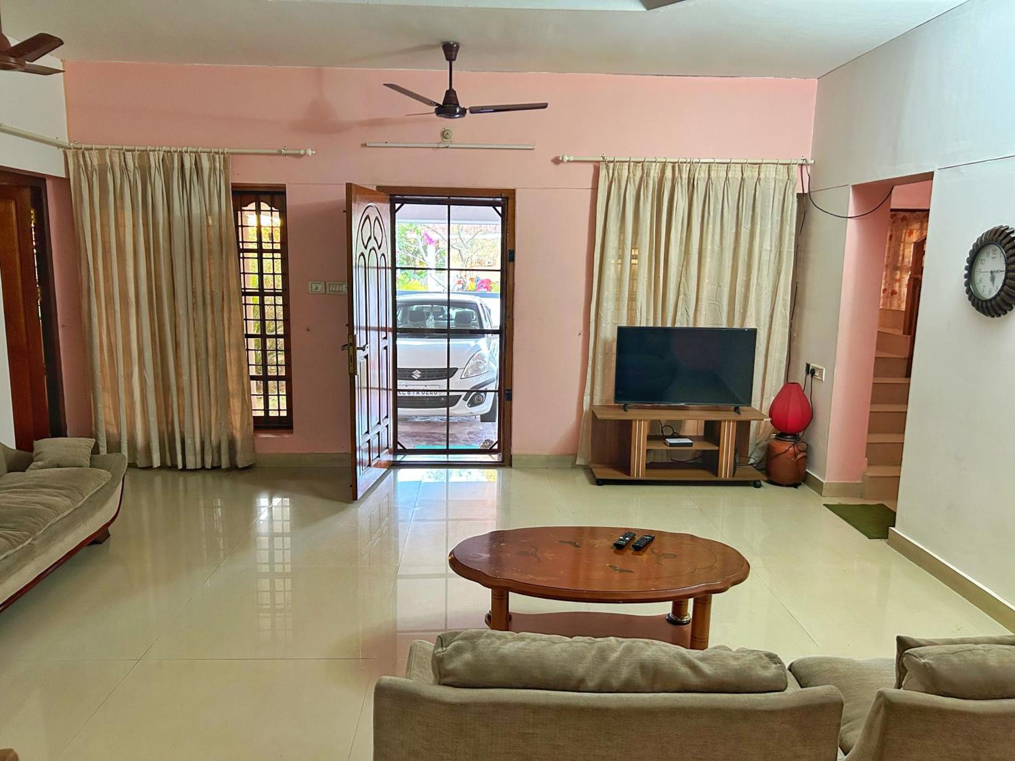 La Casa Trivandrum 4 Bhk Ac Luxury Villa At City Centre, Just 6 Kms To Airport & 5 Min Drive To Padmanabha Swamy Temple تريفِندرم المظهر الخارجي الصورة