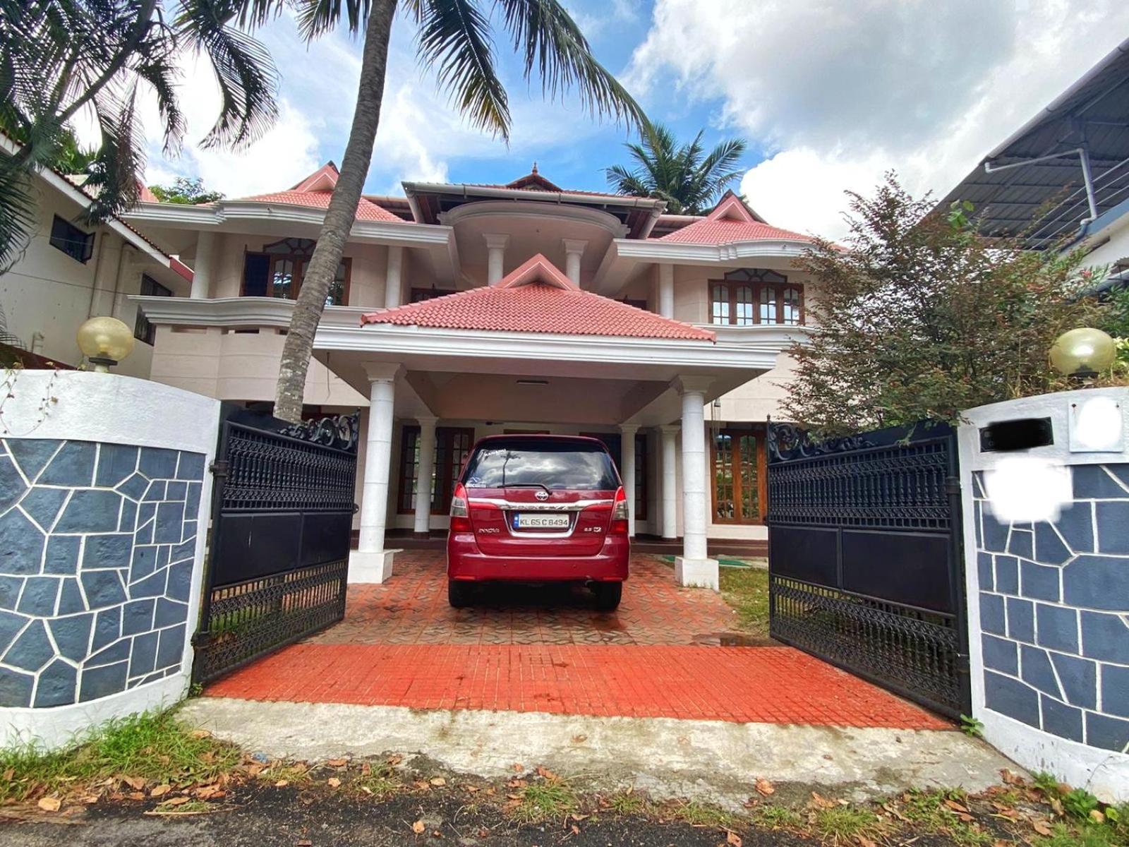 La Casa Trivandrum 4 Bhk Ac Luxury Villa At City Centre, Just 6 Kms To Airport & 5 Min Drive To Padmanabha Swamy Temple تريفِندرم المظهر الخارجي الصورة