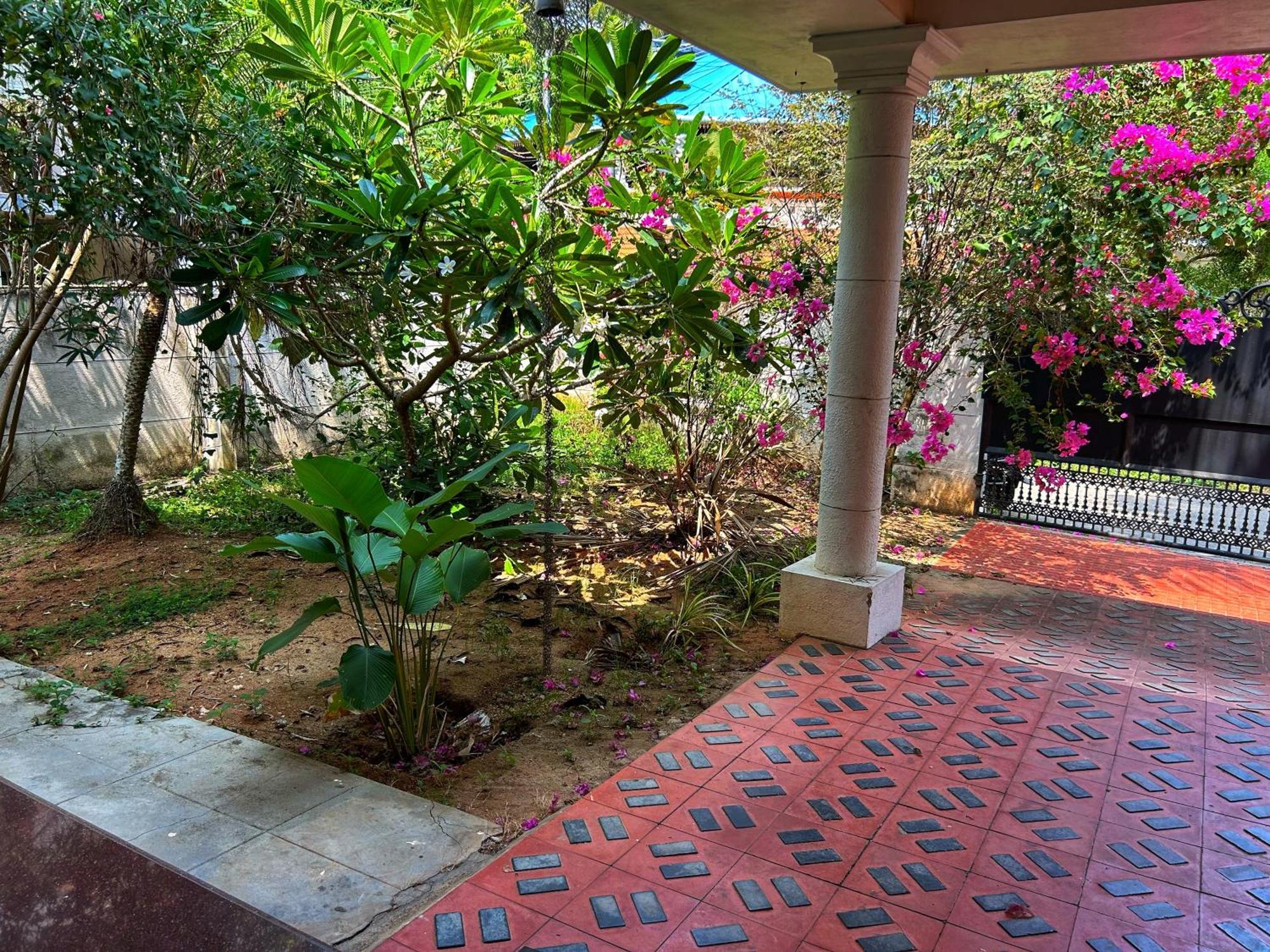 La Casa Trivandrum 4 Bhk Ac Luxury Villa At City Centre, Just 6 Kms To Airport & 5 Min Drive To Padmanabha Swamy Temple تريفِندرم المظهر الخارجي الصورة