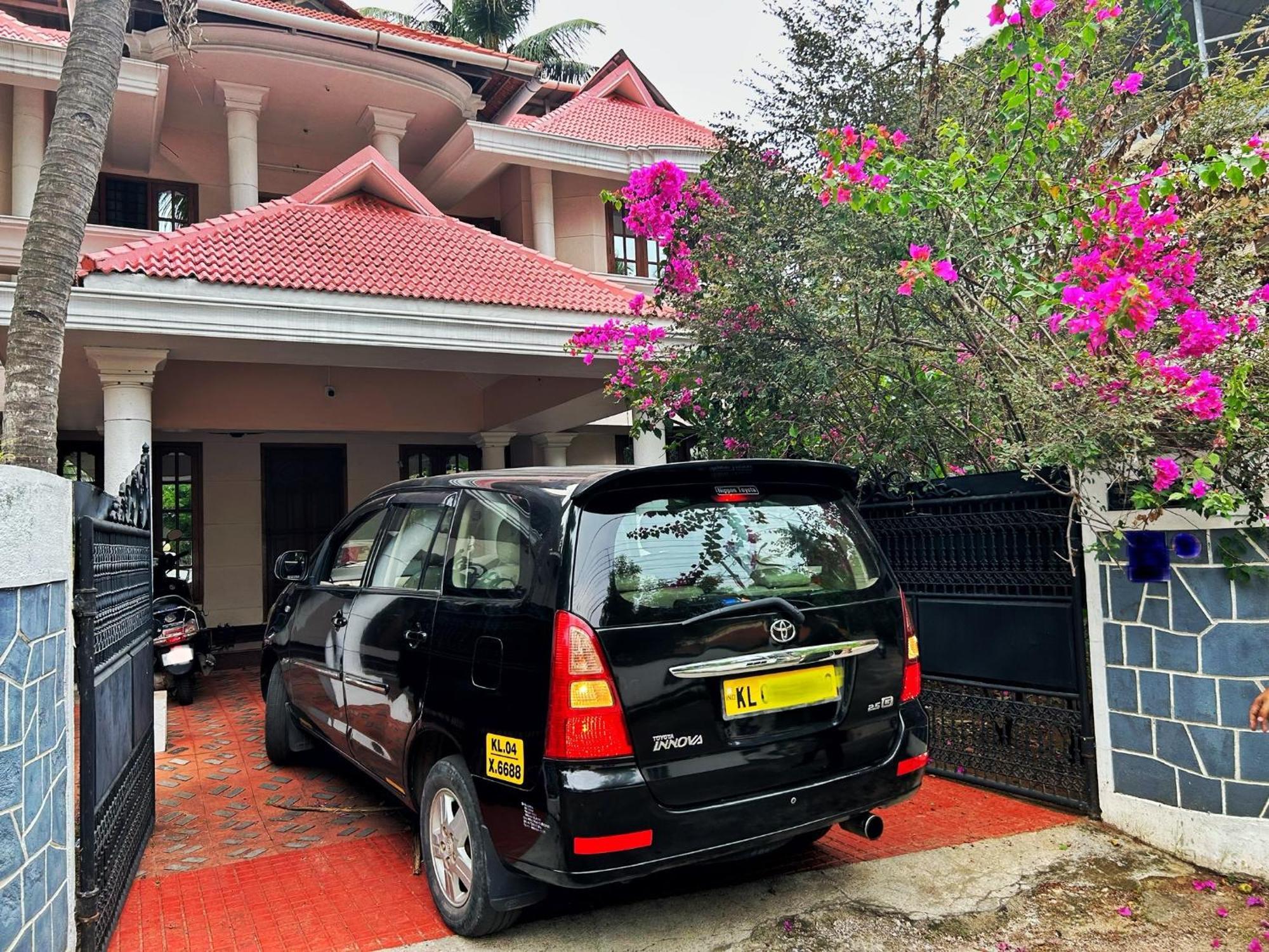 La Casa Trivandrum 4 Bhk Ac Luxury Villa At City Centre, Just 6 Kms To Airport & 5 Min Drive To Padmanabha Swamy Temple تريفِندرم المظهر الخارجي الصورة