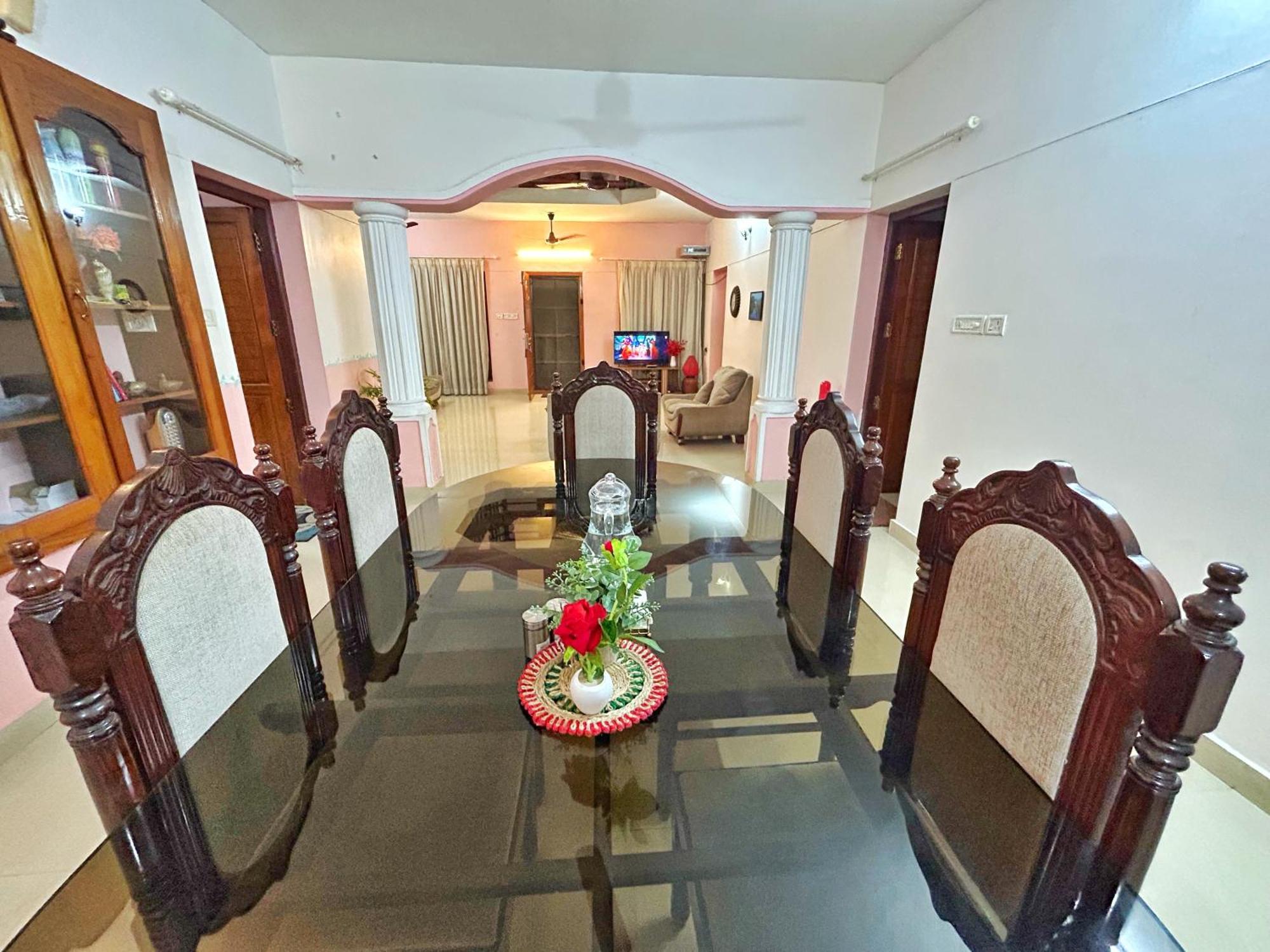 La Casa Trivandrum 4 Bhk Ac Luxury Villa At City Centre, Just 6 Kms To Airport & 5 Min Drive To Padmanabha Swamy Temple تريفِندرم المظهر الخارجي الصورة