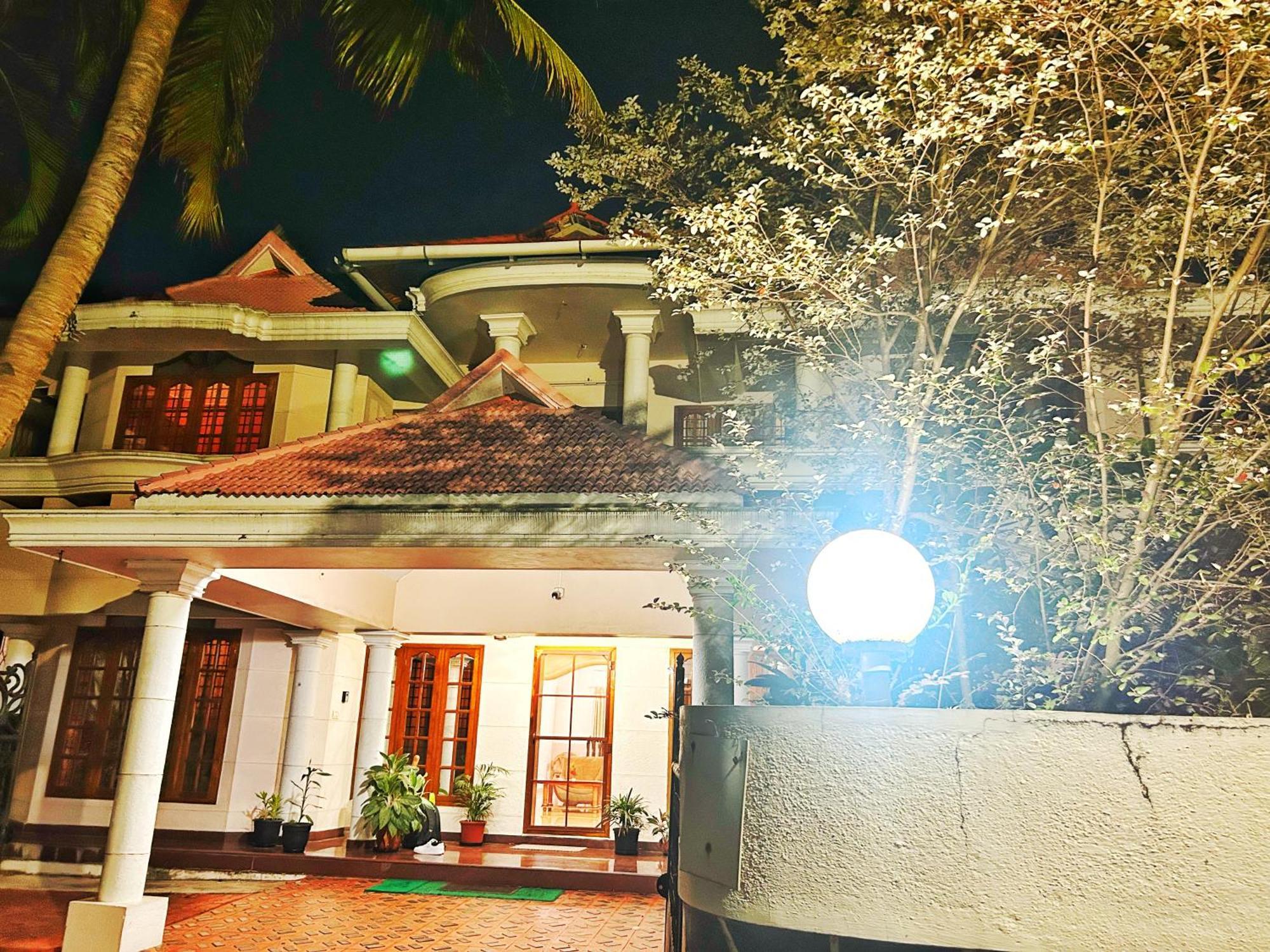 La Casa Trivandrum 4 Bhk Ac Luxury Villa At City Centre, Just 6 Kms To Airport & 5 Min Drive To Padmanabha Swamy Temple تريفِندرم المظهر الخارجي الصورة