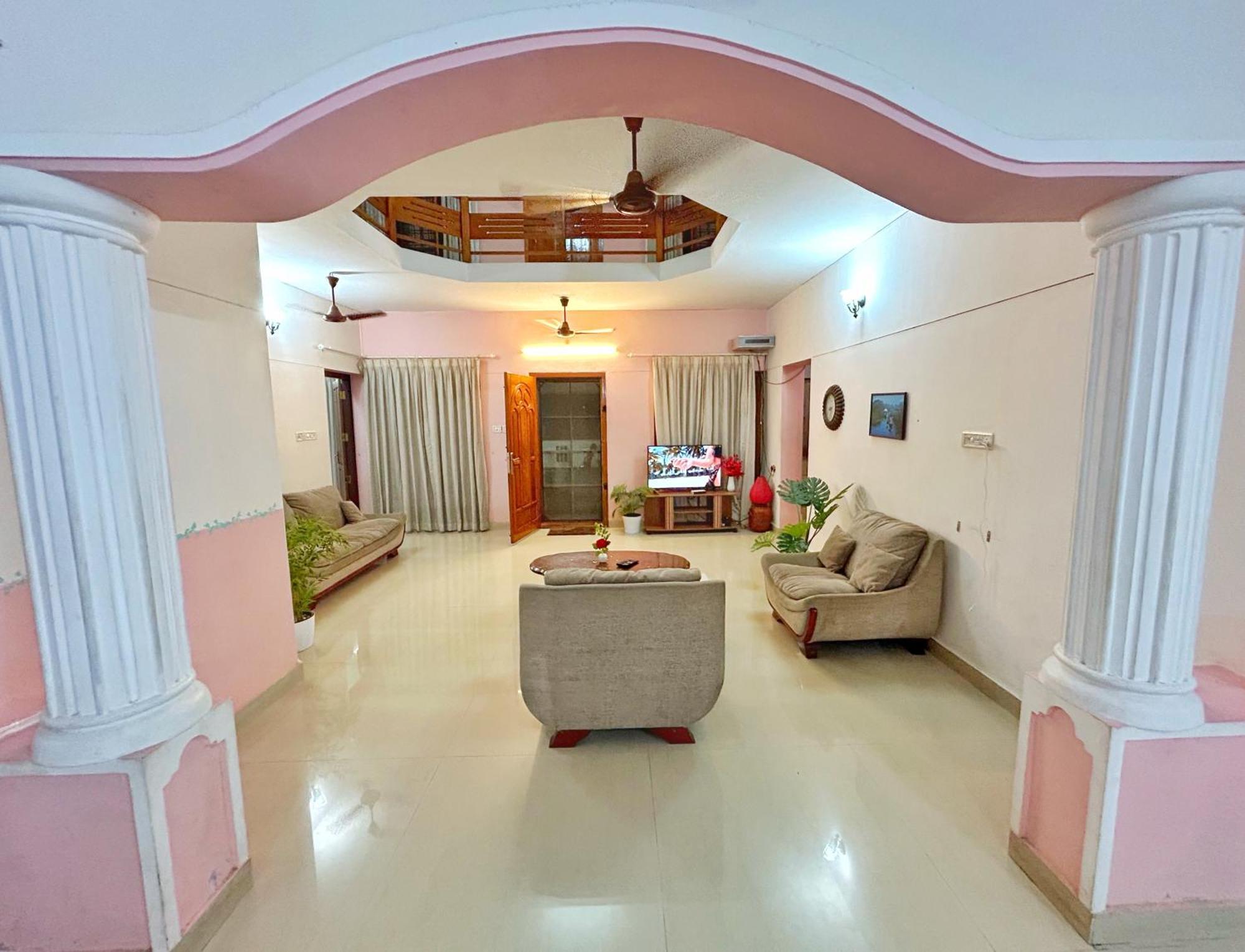 La Casa Trivandrum 4 Bhk Ac Luxury Villa At City Centre, Just 6 Kms To Airport & 5 Min Drive To Padmanabha Swamy Temple تريفِندرم المظهر الخارجي الصورة