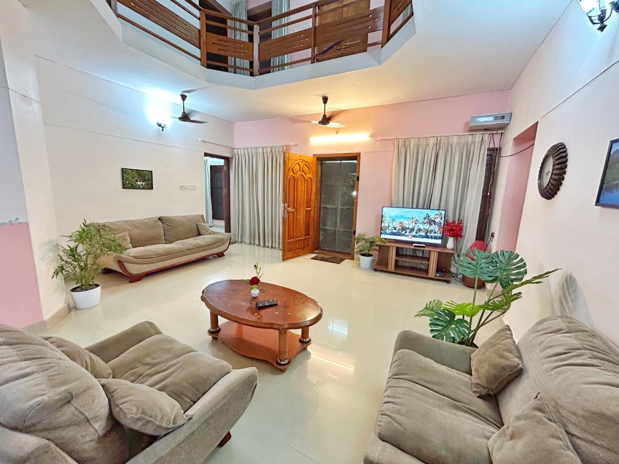La Casa Trivandrum 4 Bhk Ac Luxury Villa At City Centre, Just 6 Kms To Airport & 5 Min Drive To Padmanabha Swamy Temple تريفِندرم المظهر الخارجي الصورة