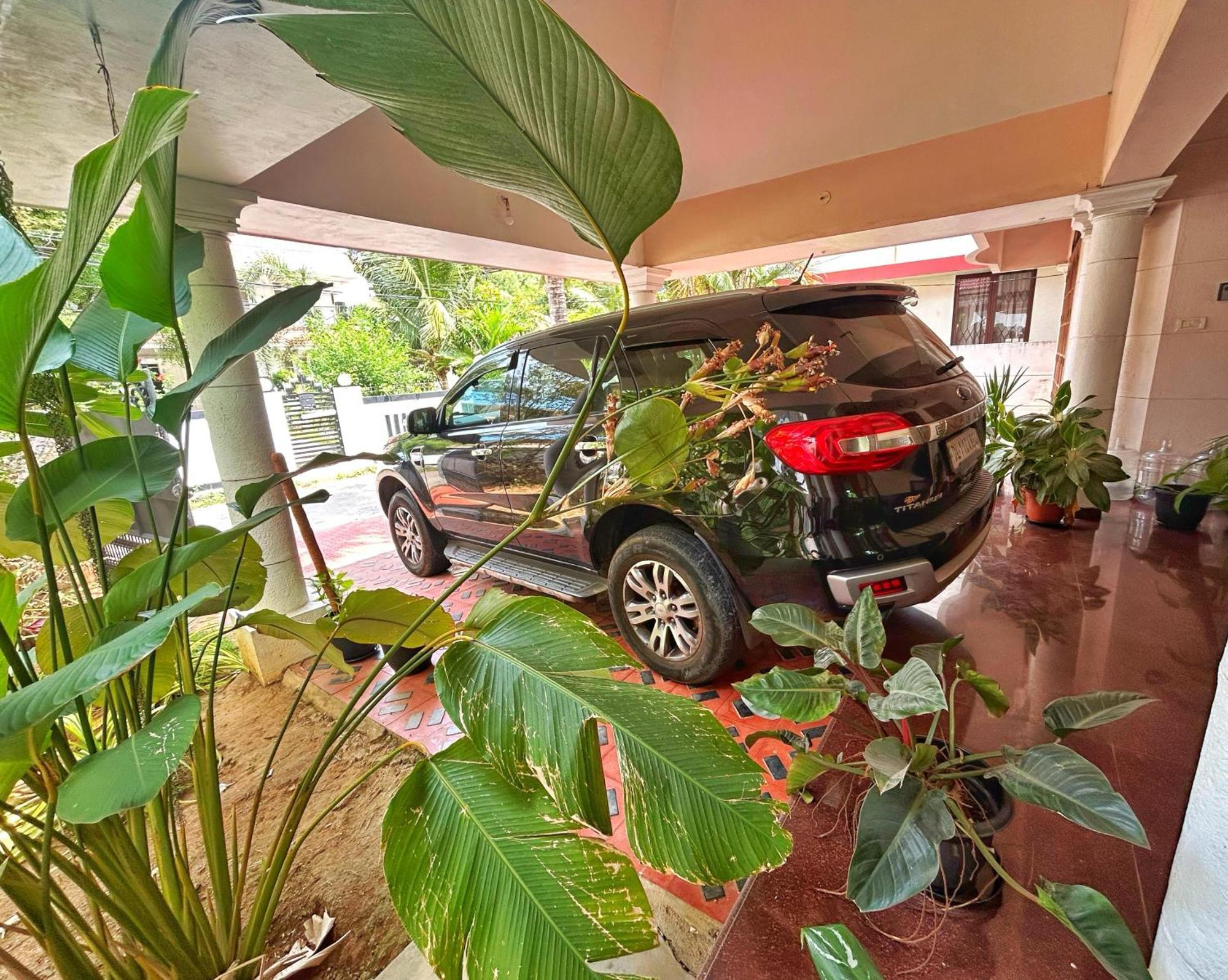 La Casa Trivandrum 4 Bhk Ac Luxury Villa At City Centre, Just 6 Kms To Airport & 5 Min Drive To Padmanabha Swamy Temple تريفِندرم المظهر الخارجي الصورة